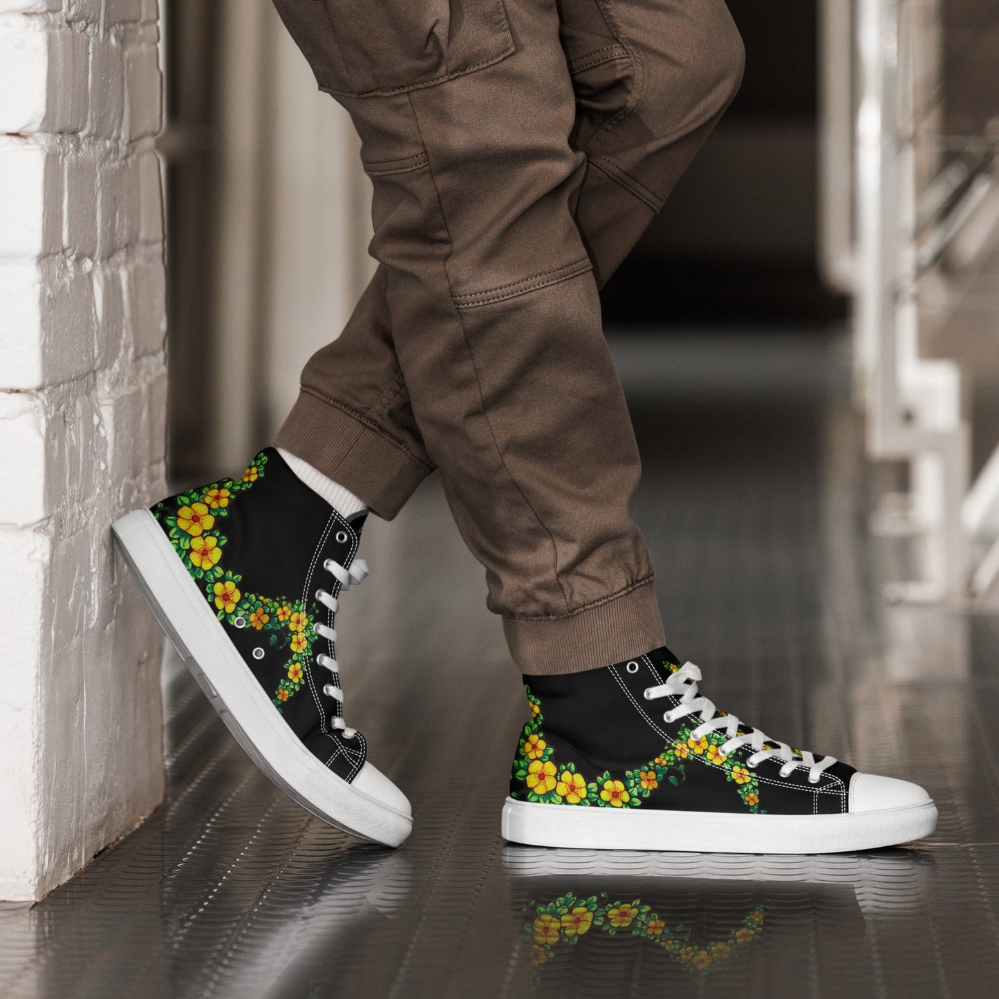 Spring Flowers Men’s high top canvas shoes